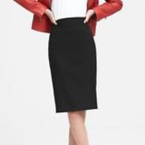 Lightweight Wool Pencil Skirt